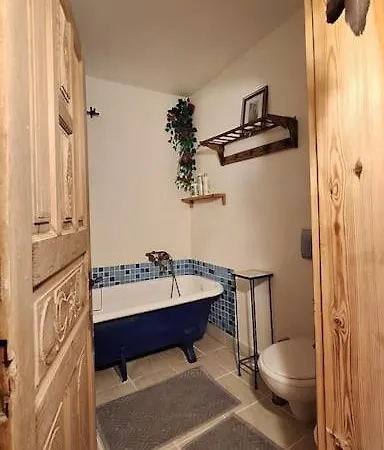 Mujiza Проживание в семье Каш